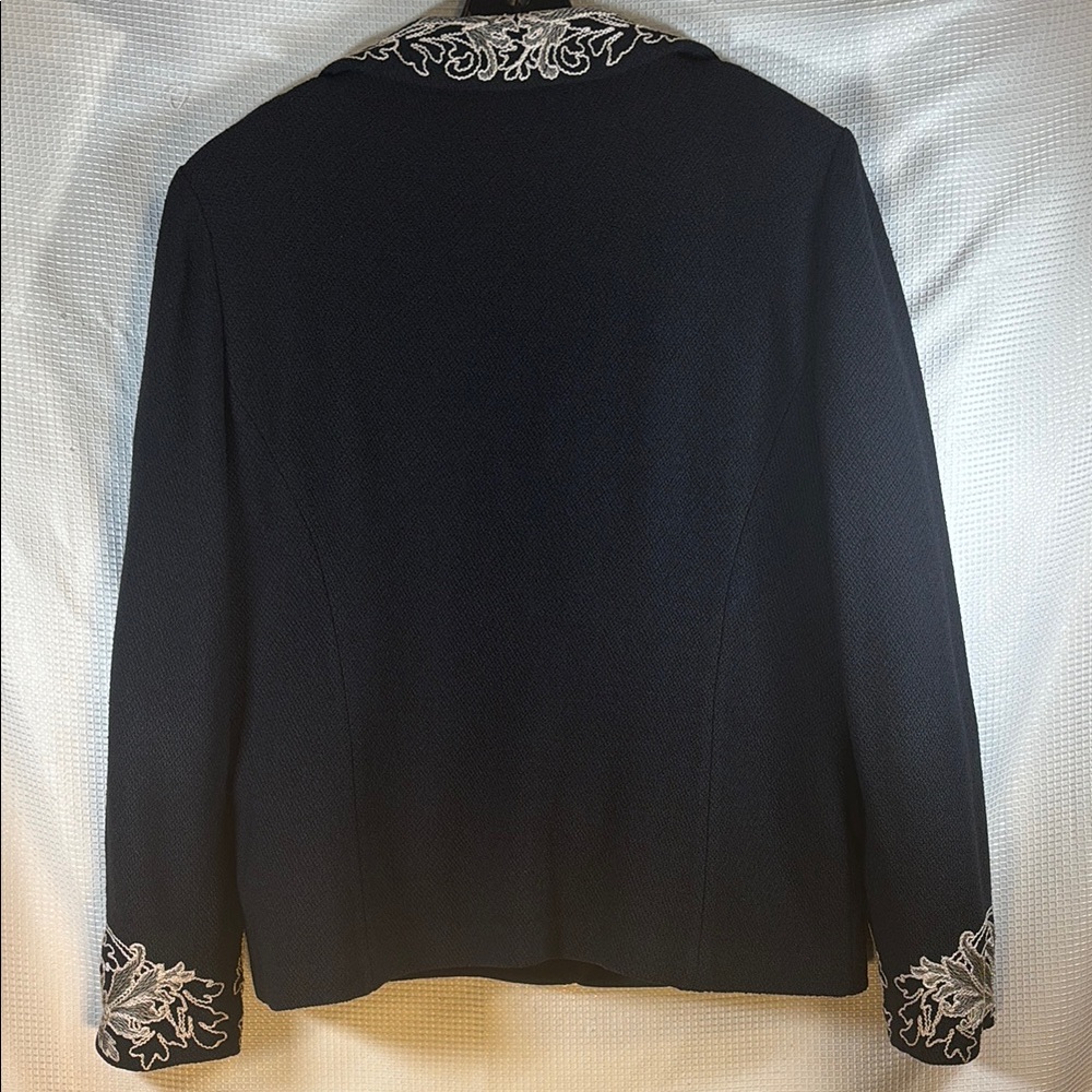 St. John Collection Black Blazer with Notched Lapel & Ornate Embroidery. Size 14 - Picture 7 of 9